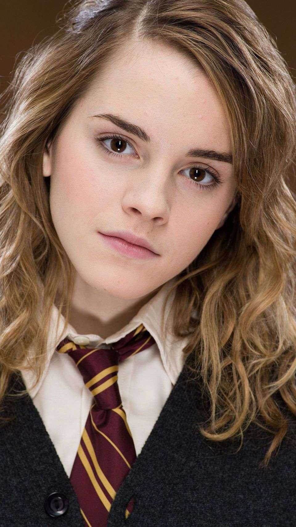 Emma Watson Looks Back on the Hairvolution of Hermione ...