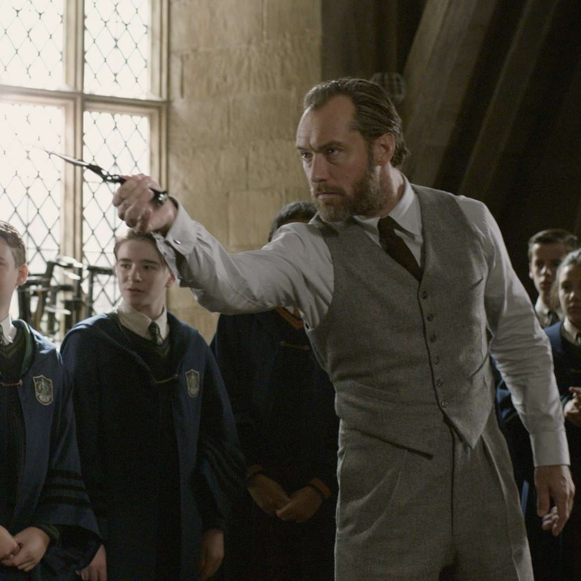 Fantastic Beasts 2 cast explanation: Dumbledore and ...