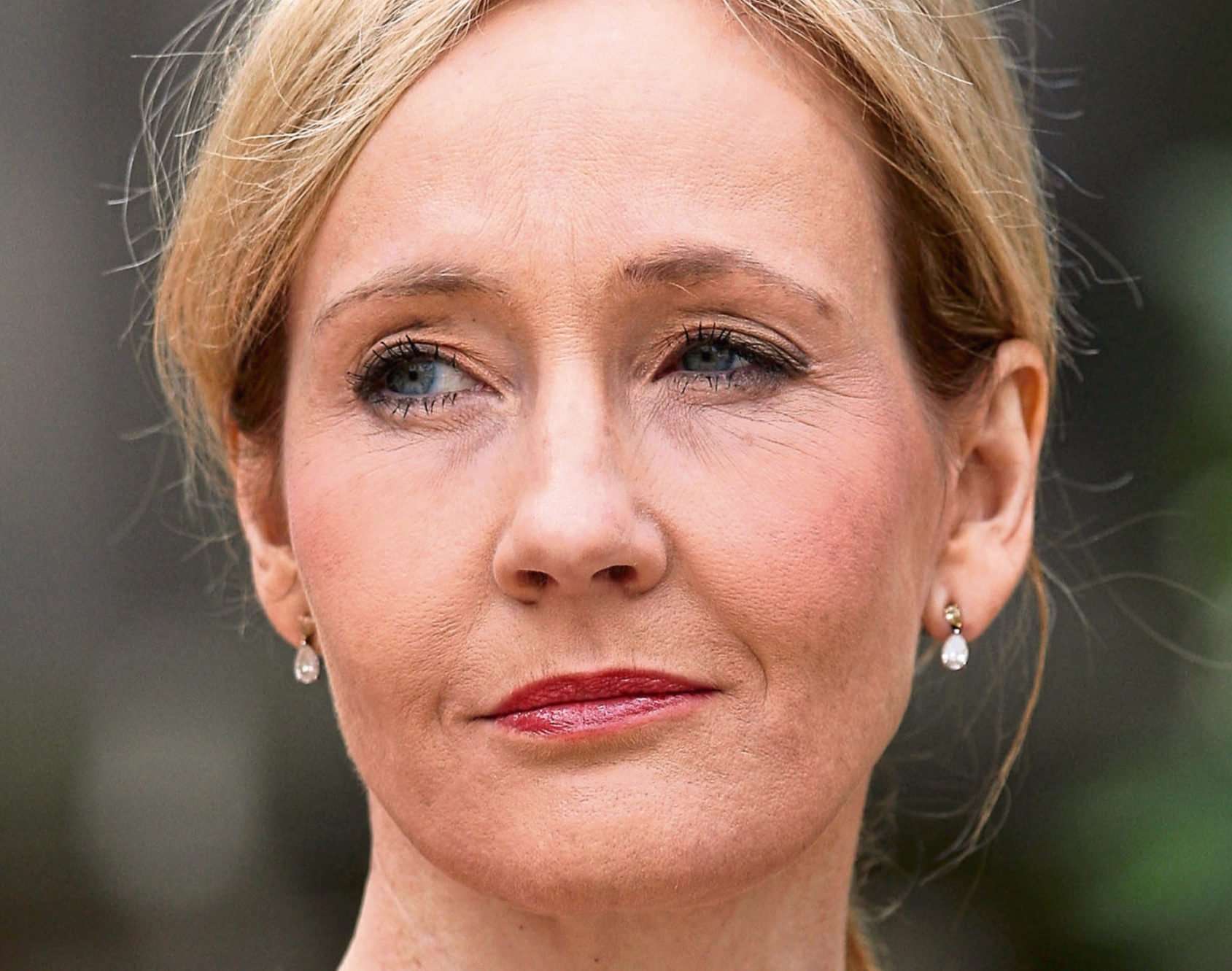 Harry Potter author JK Rowling plots fairytale ending to ...