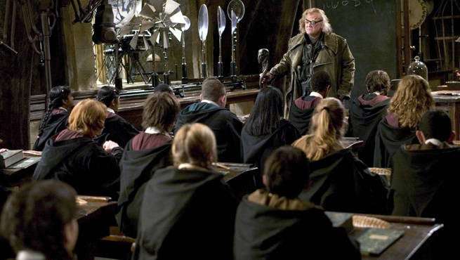 Harry Potter Fan Theory Offers Explanation For Hogwarts ...