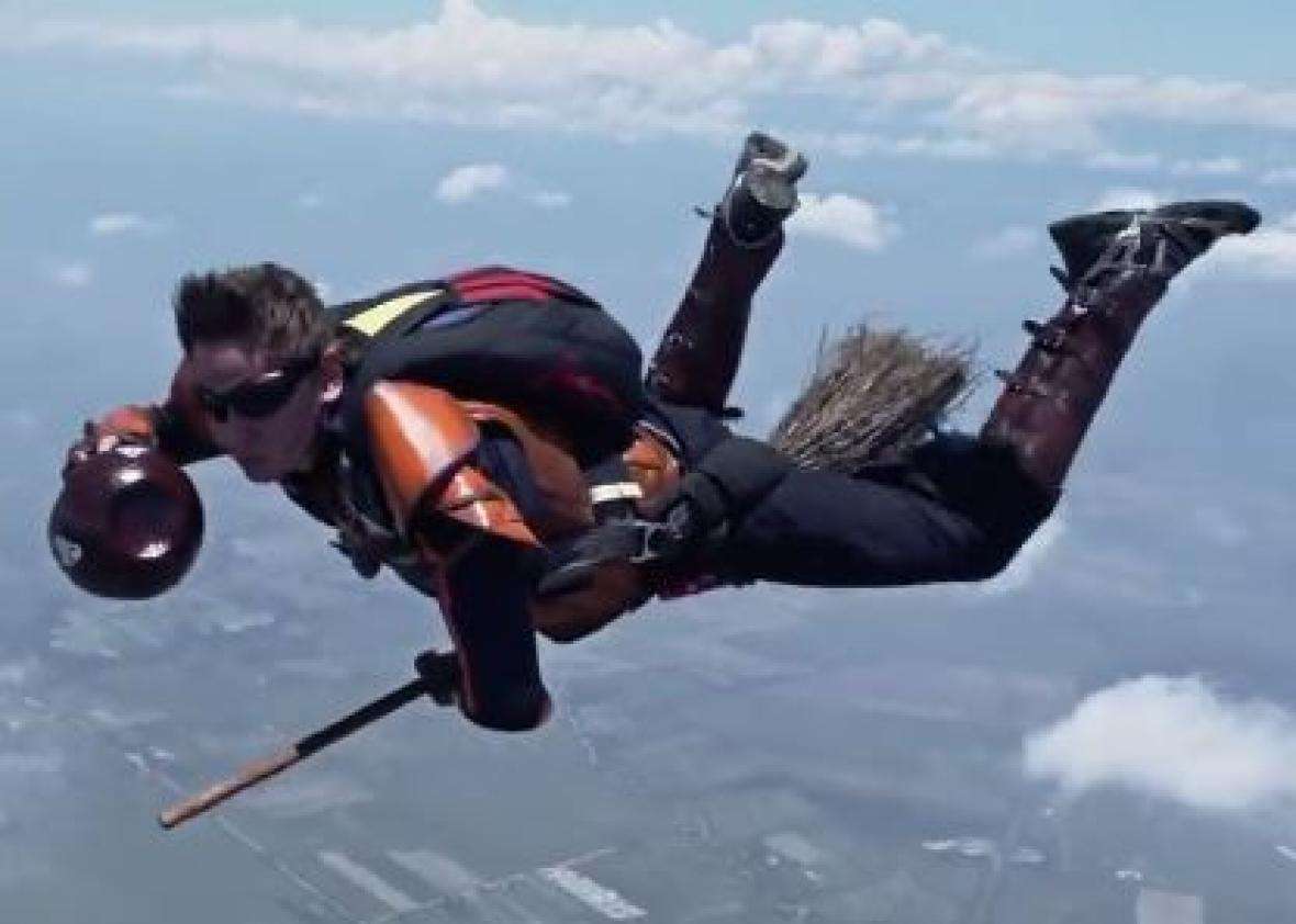 Skydivers play Harry Potter sport Quidditch on broomsticks ...
