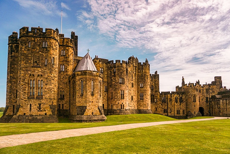 Ultimate Alnwick Castle Harry Potter Guide  One Step ...