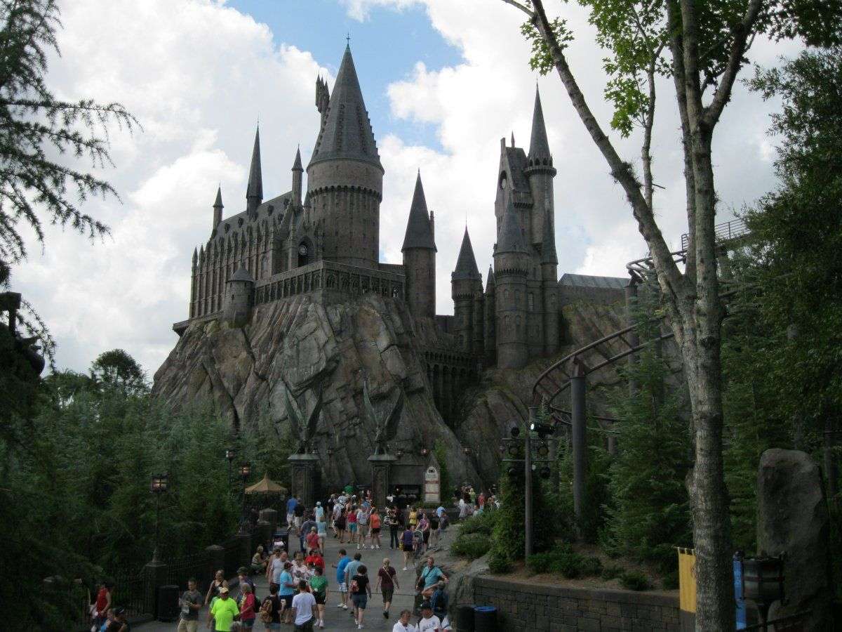 Universal Orlando Opens New Harry Potter Ride ...